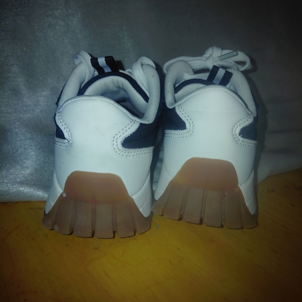 Link Monochrome Athletic Shoes - Picture 3 of 7